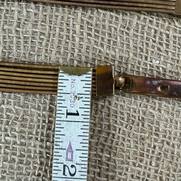 Vintage 1980’s women’s designer Motion East metal stretch belts S-M 30-34 inch - Picture 4 of 12